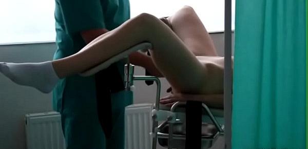  girls orgasm on the gynecological chair (31)